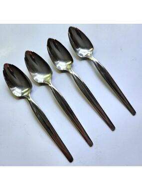 Wm Rogers Nassau Silverplate Grapefruit Spoons Set of 4 Serrated Tip Citrus 6"
